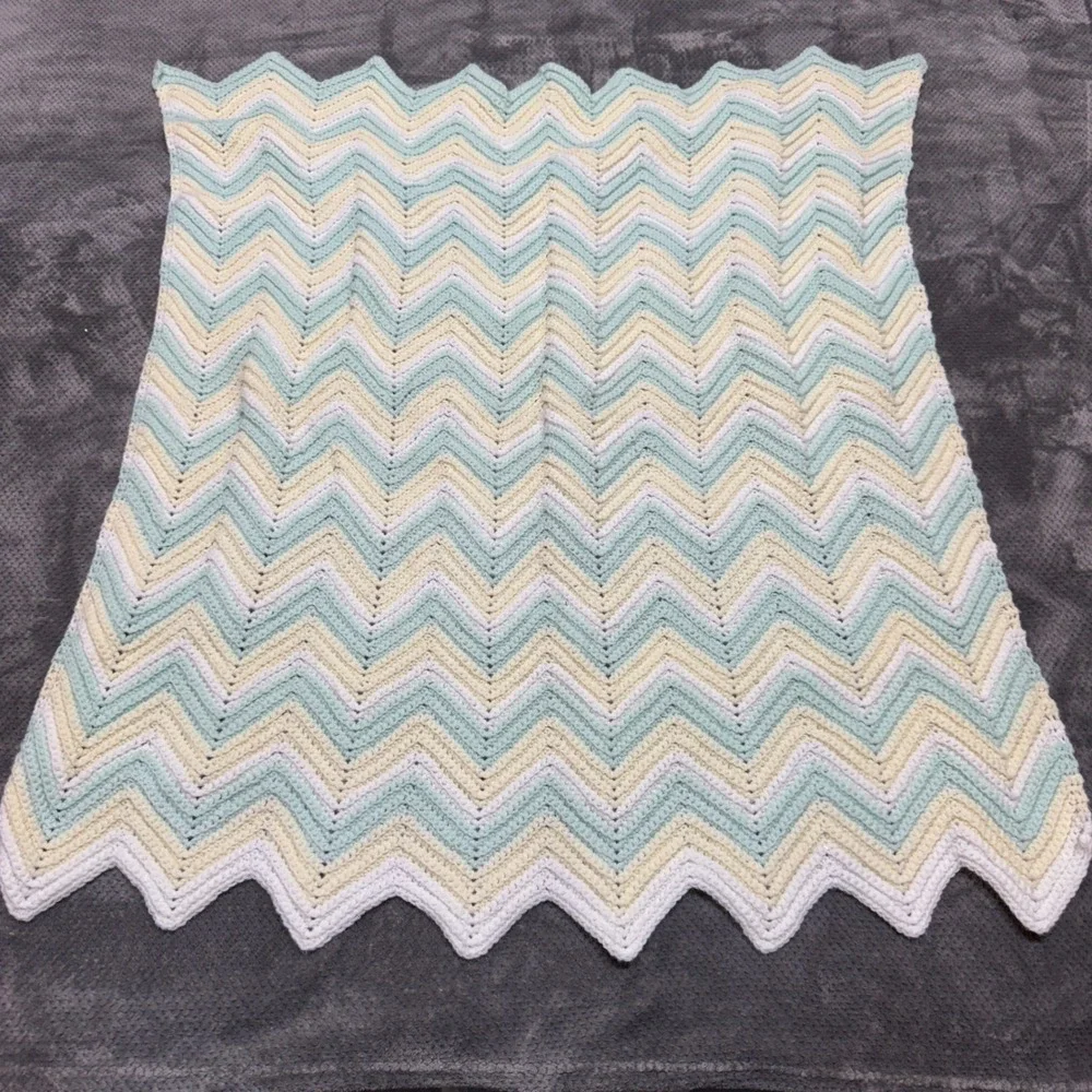 Handmade Crochet Baby Blanket Pastel Chevron Ripple Green Yellow White 32x38